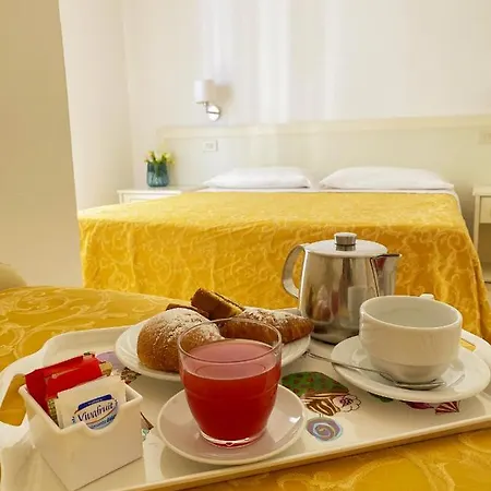 Aida Hotel 2*